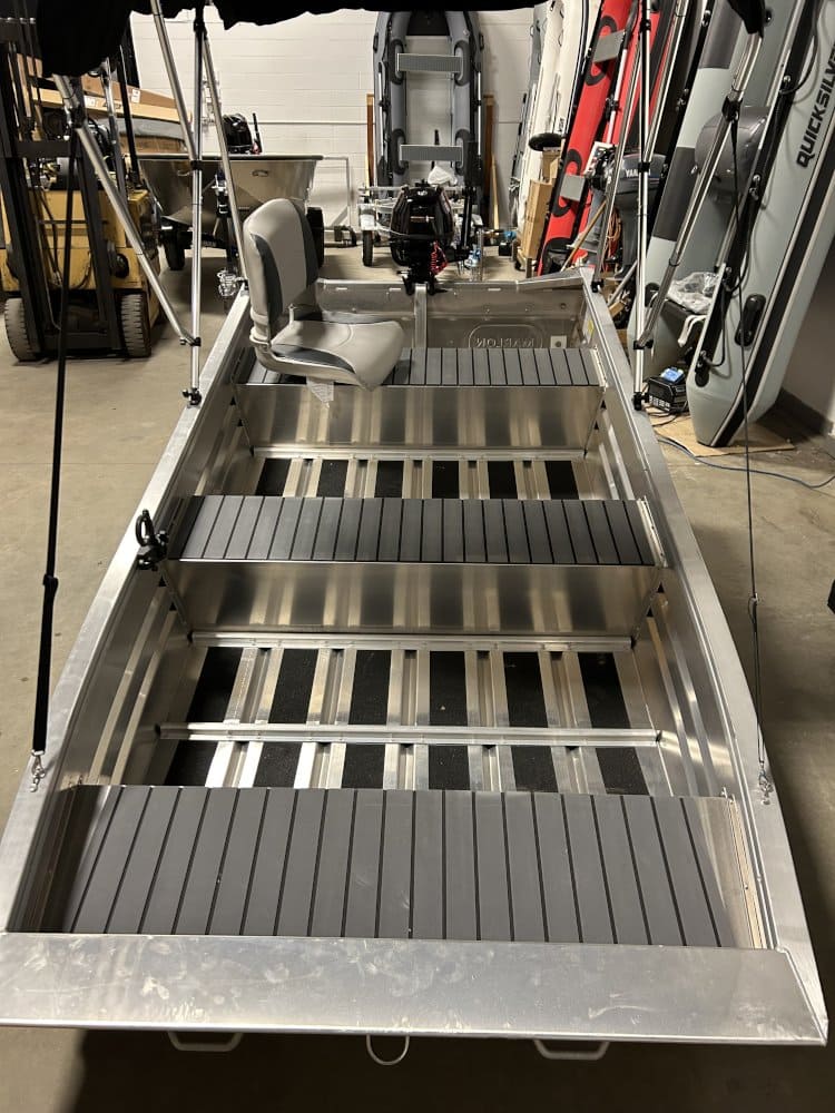 10′-MARLON-JONBOAT-WITH-NEW-FOUR-STROKE-OUTBOARD-03